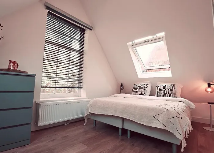 Tante Bed 44a * Voorschoten